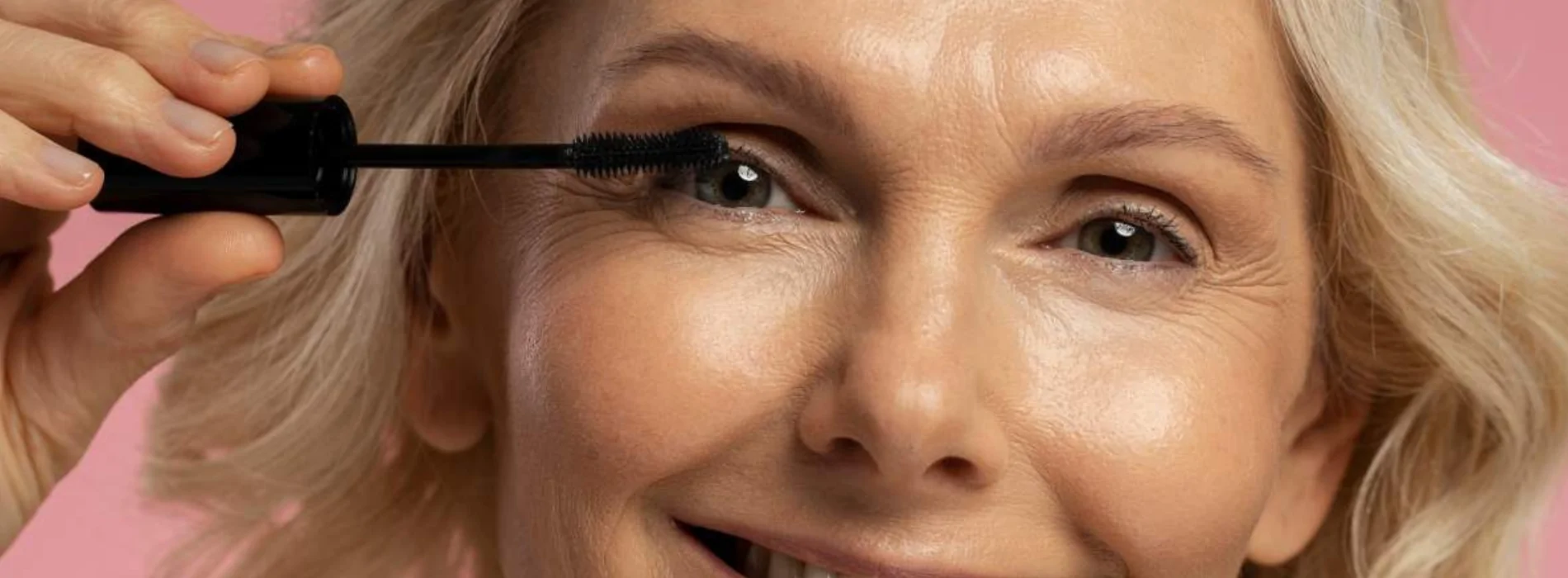 Cómo maquillarse a los 50 años para parecer más joven